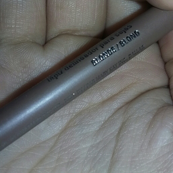 Mary Kay brow pencil Blonde - Picture 2 of 2